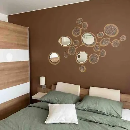 דירה Lovely 1-bedroom With Free Parking *
