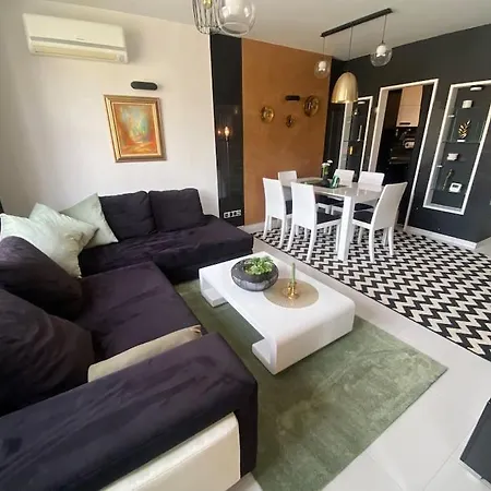Lovely 1-bedroom With Free Parking דירה *
