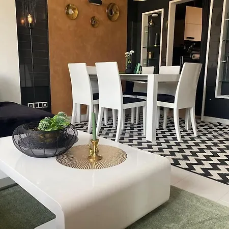 Apartment Lovely 1-bedroom With Free Parking
