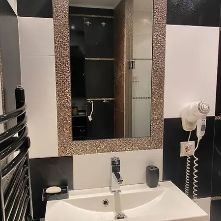 Apartment Lovely 1-bedroom With Free Parking